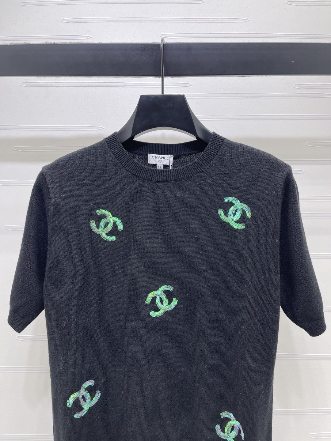 Women's short sleeves